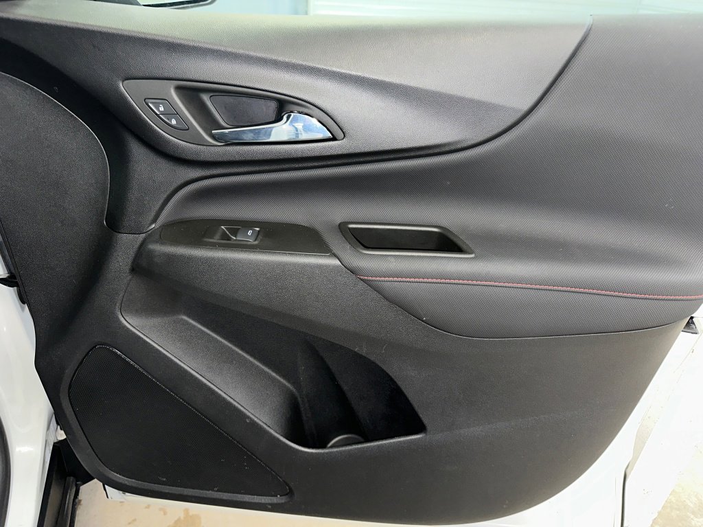 Certified 2022 Chevrolet Equinox RS w/ LPO, Floor Liner Package image 32