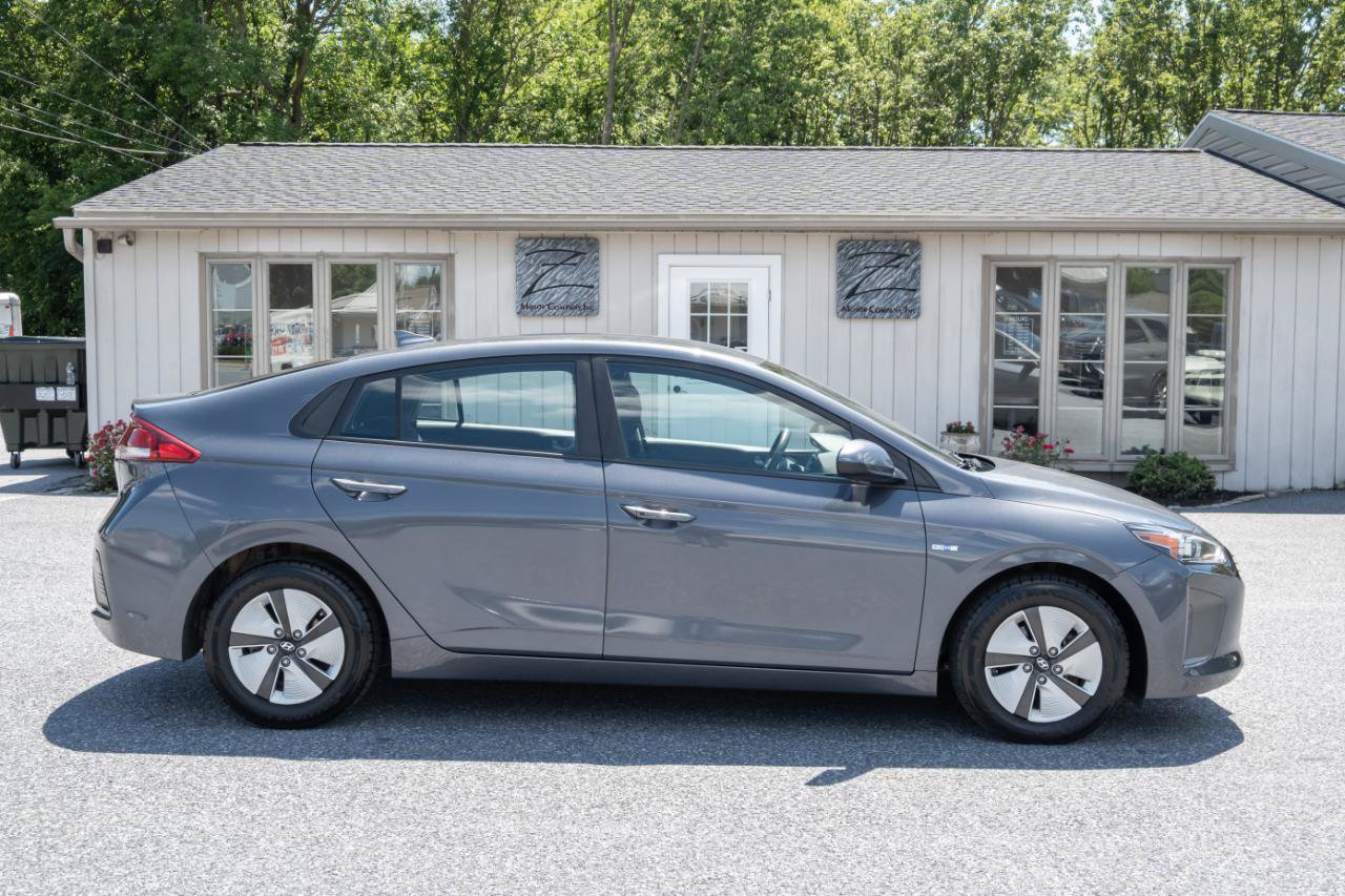 Used 2018 Hyundai Ioniq Blue FWD image 11