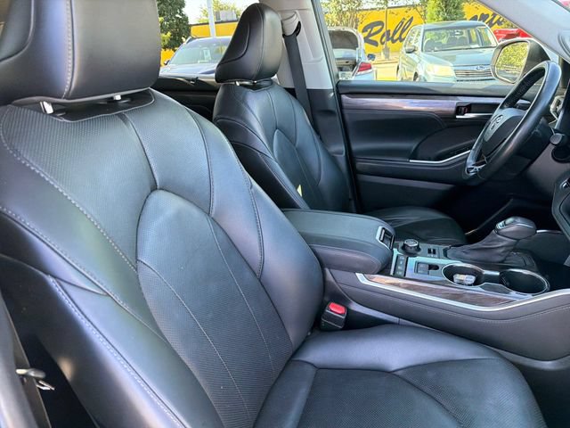 Used 2021 Toyota Highlander Limited AWD/4WD image 25