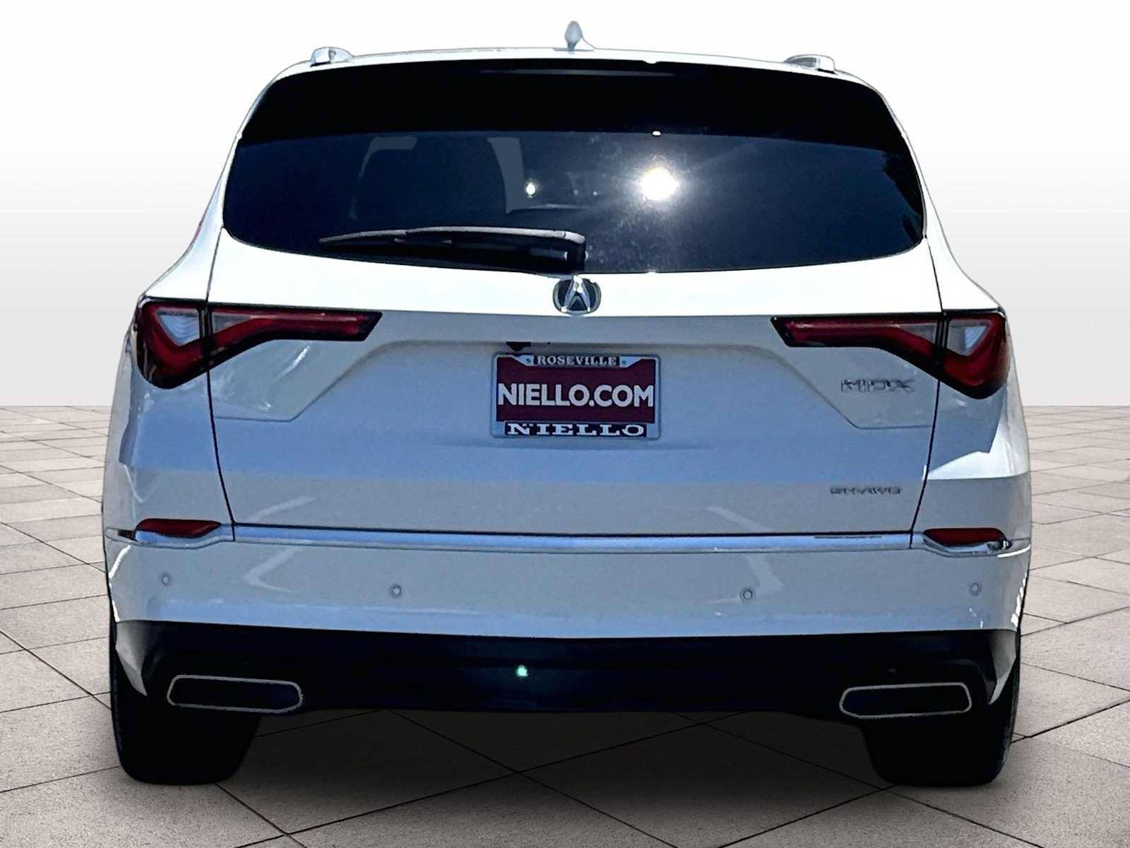 Used 2023 Acura MDX SH-AWD w/ Advance Package image 7