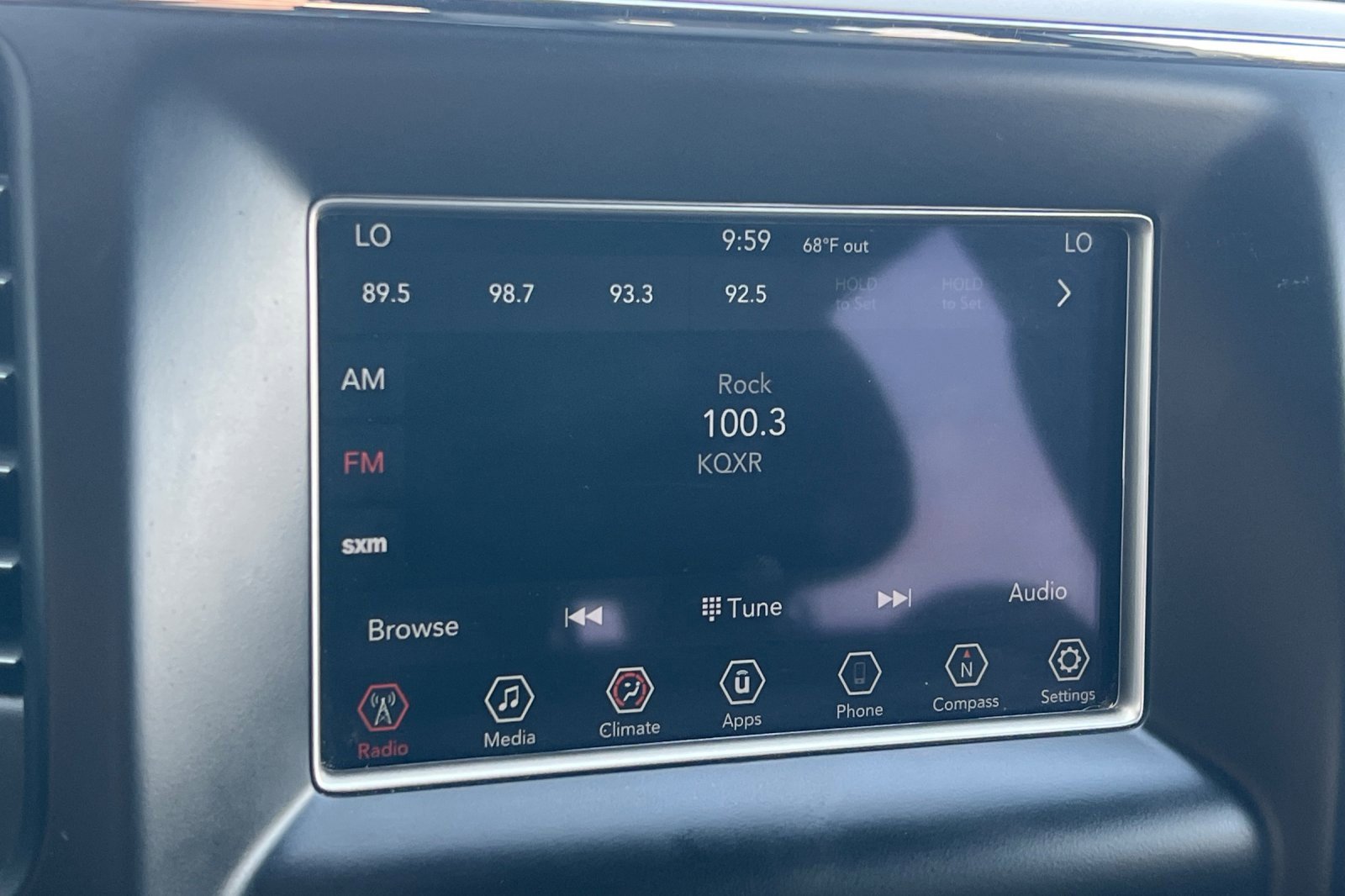 Used 2019 Jeep Grand Cherokee Laredo image 18