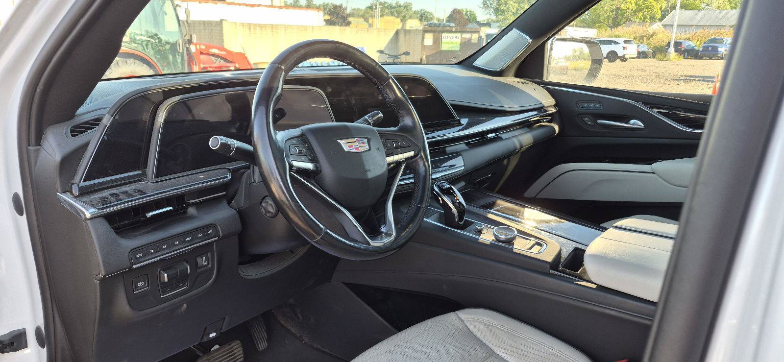 Used 2022 Cadillac Escalade Sport w/ Touring Package AWD/4WD image 9