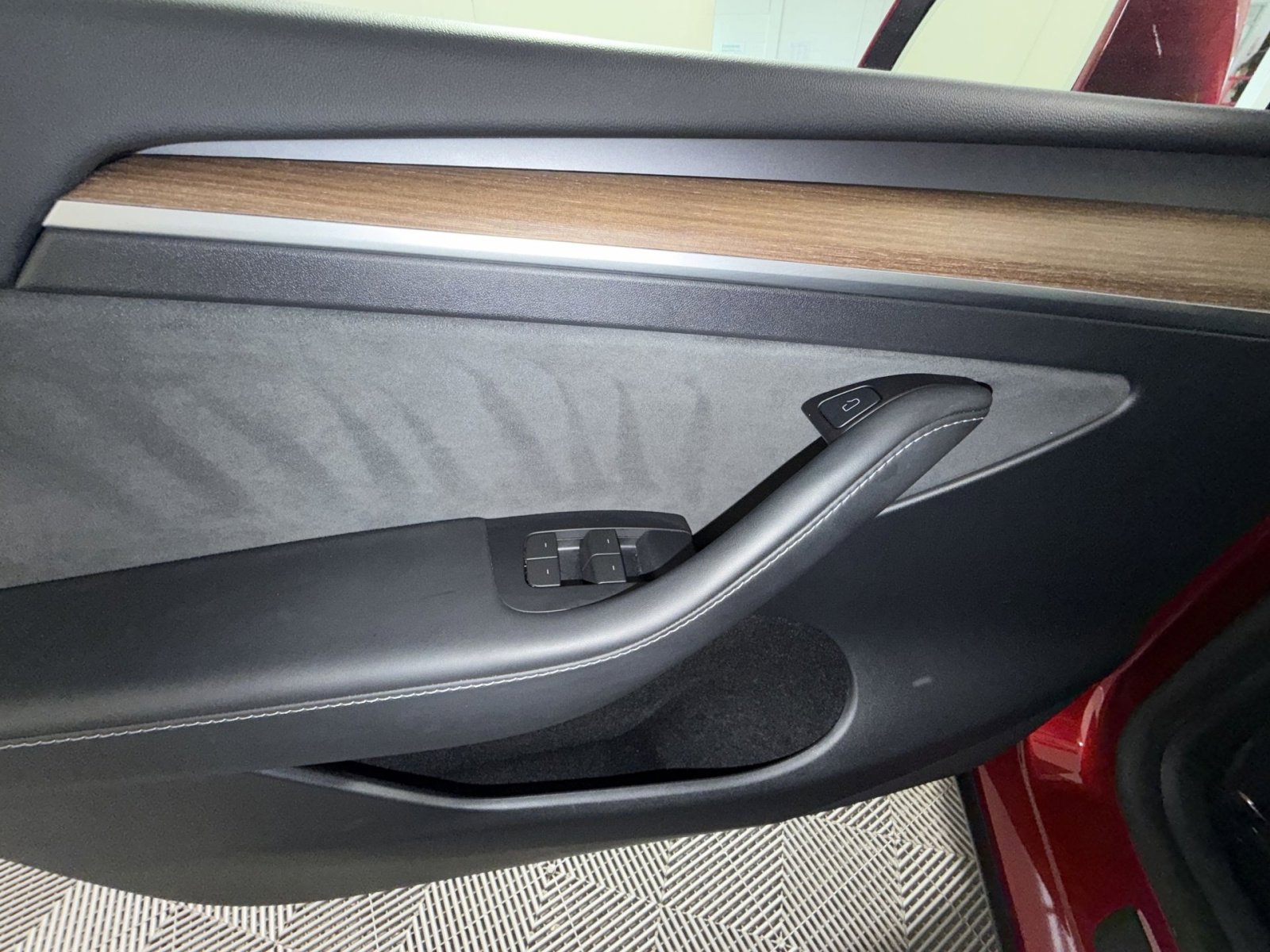 Used 2024 Tesla Model Y Long Range image 15