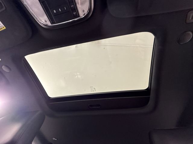 Used 2020 Jeep Grand Cherokee Limited w/ Trailer Tow Group IV image 28