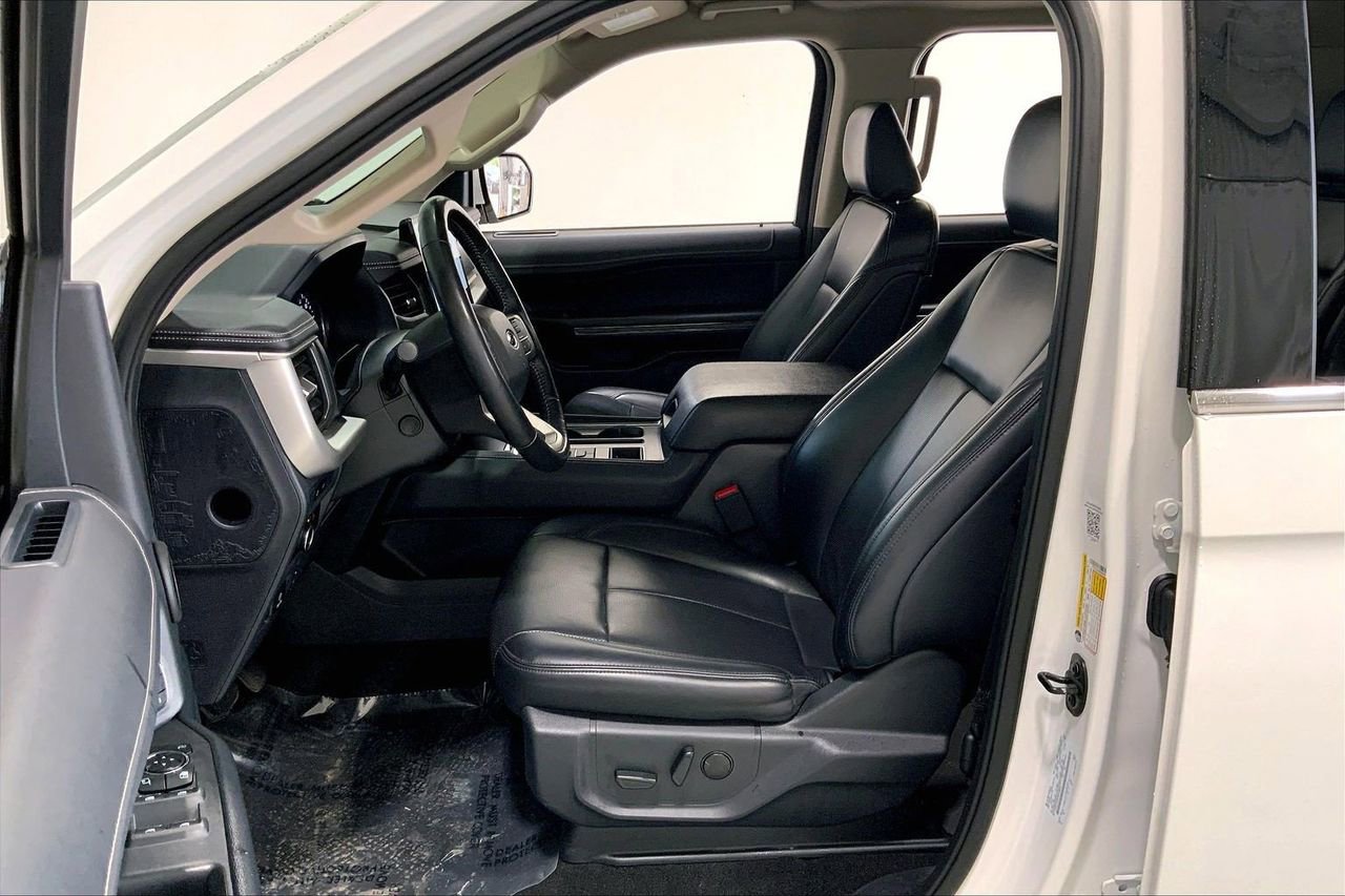 Certified 2024 Ford Expedition XLT RWD image 18