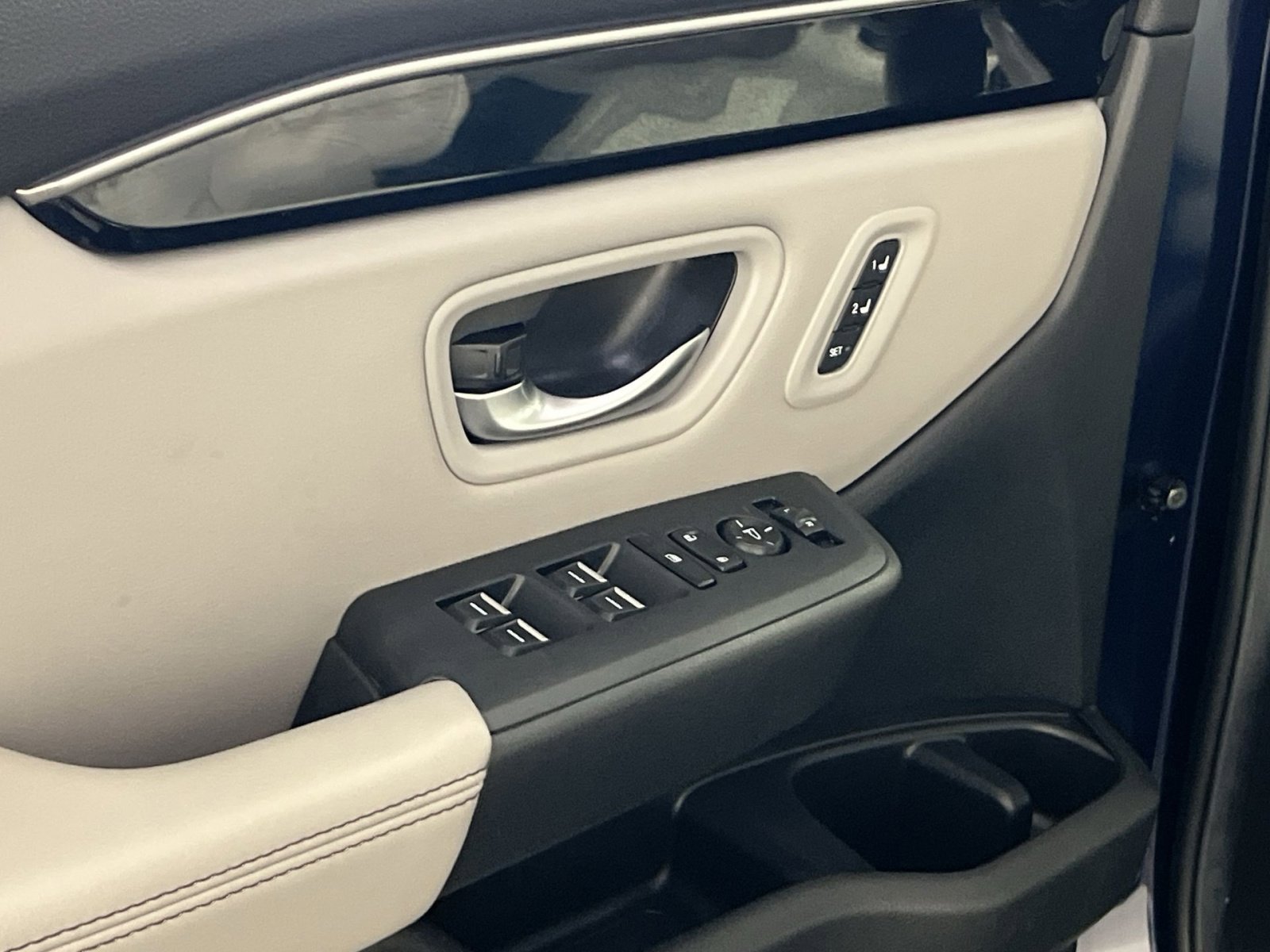 Used 2025 Honda Pilot Touring image 16