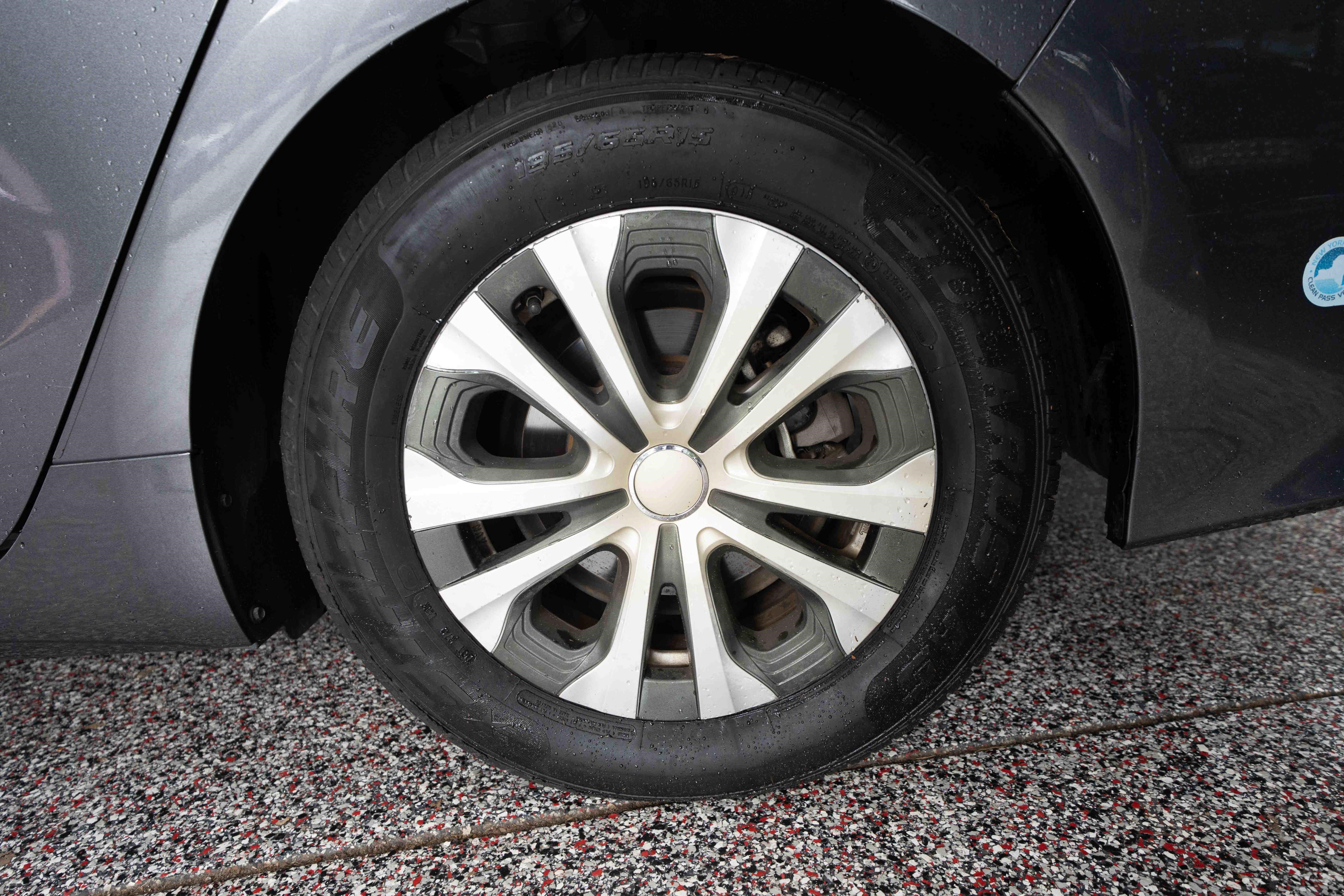 Used 2020 Toyota Prius Prime XLE FWD image 28