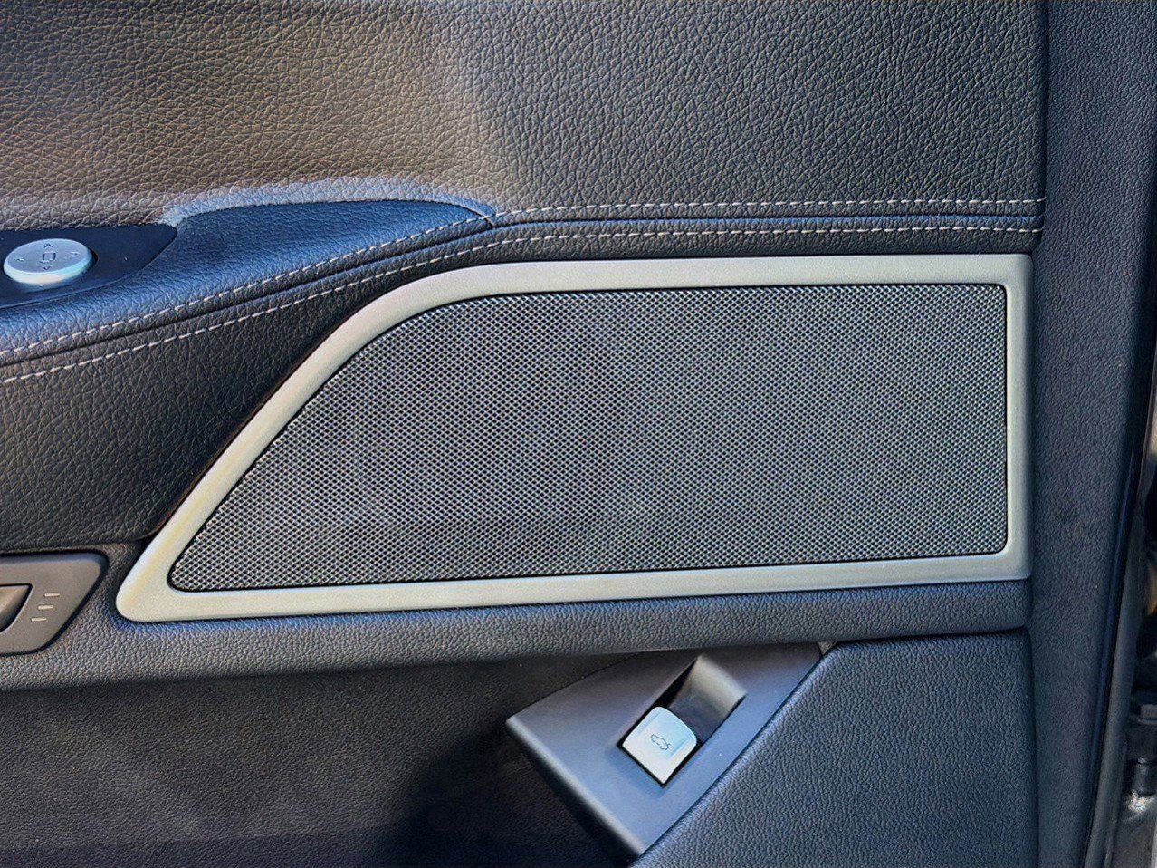 Used 2020 BMW 740i RWD image 24