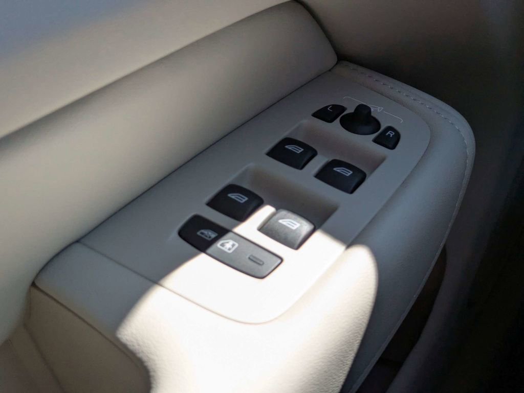 Used 2026 Volvo XC60 B5 Ultra w/ Protection Package Premier AWD/4WD image 26