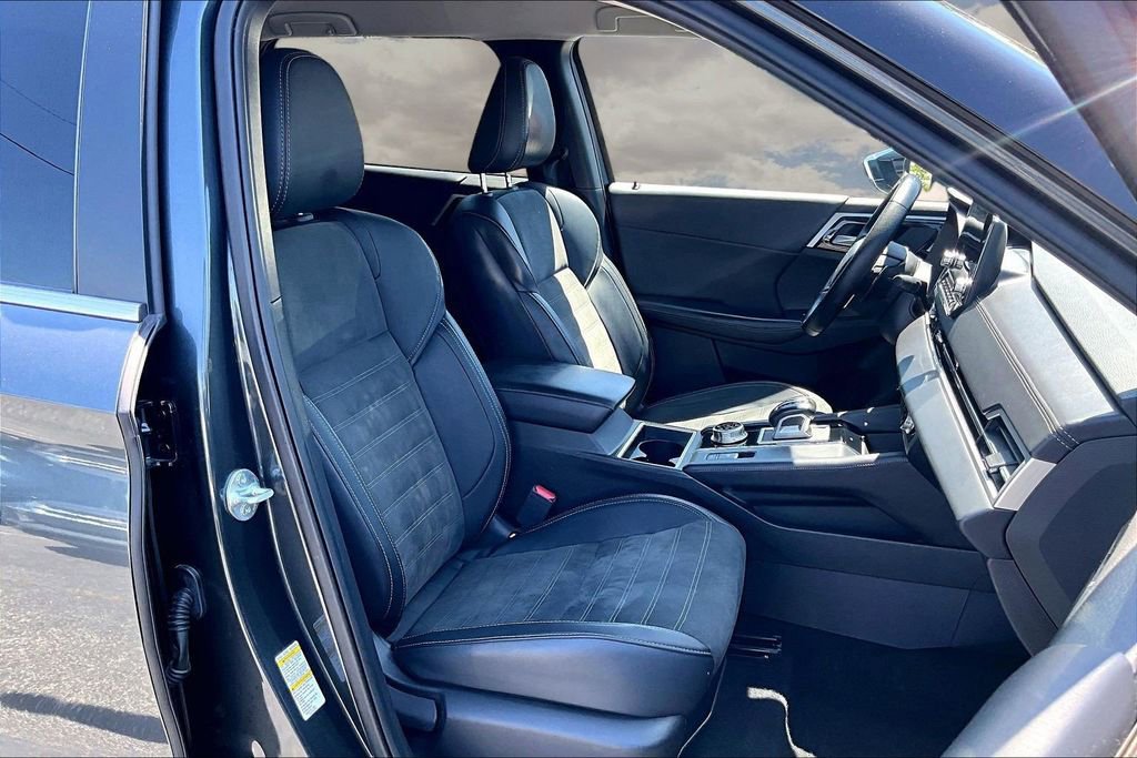 Used 2024 Mitsubishi Outlander SE AWD/4WD image 29