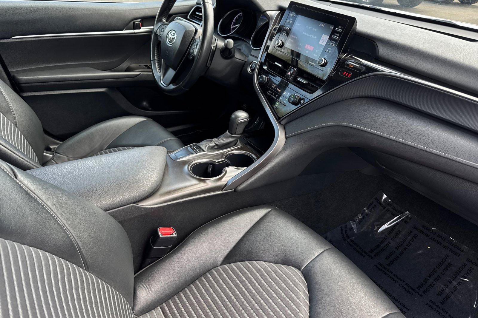 Used 2024 Toyota Camry SE w/ Convenience Package FWD image 17
