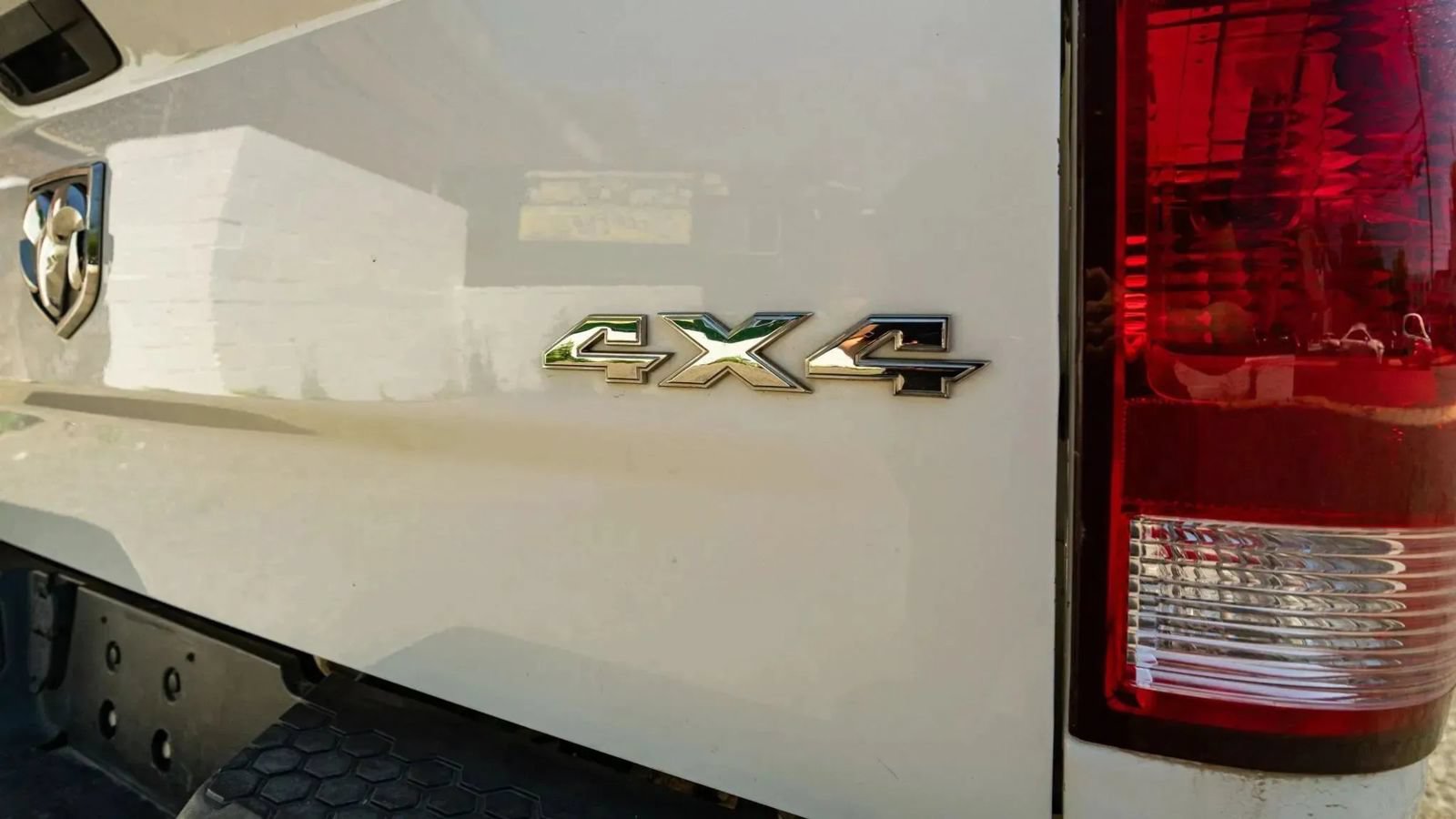 Used 2019 RAM 1500 Classic SLT w/ Protection Group AWD/4WD image 12