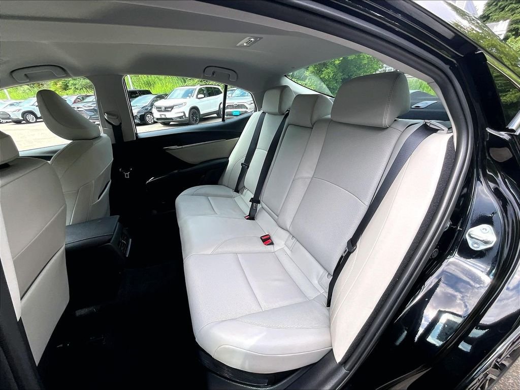 Certified 2026 Toyota Camry XLE w/ Preferred Package 2 (TMS) AWD/4WD image 15