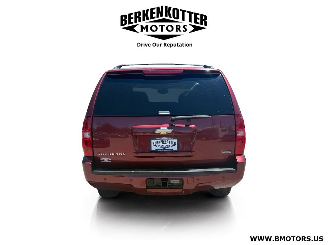 Used 2008 Chevrolet Suburban LT w/ LT Preferred Equipment Group AWD/4WD image 4