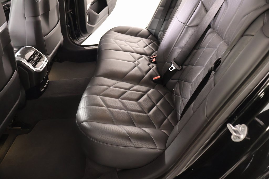 Used 2023 BMW 760i xDrive image 14