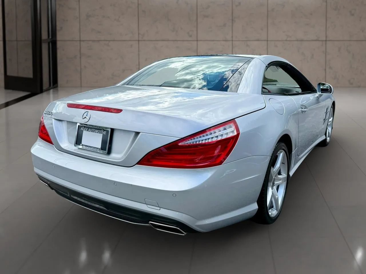 Used 2013 Mercedes-Benz SL 550 w/ Premium Pkg image 9