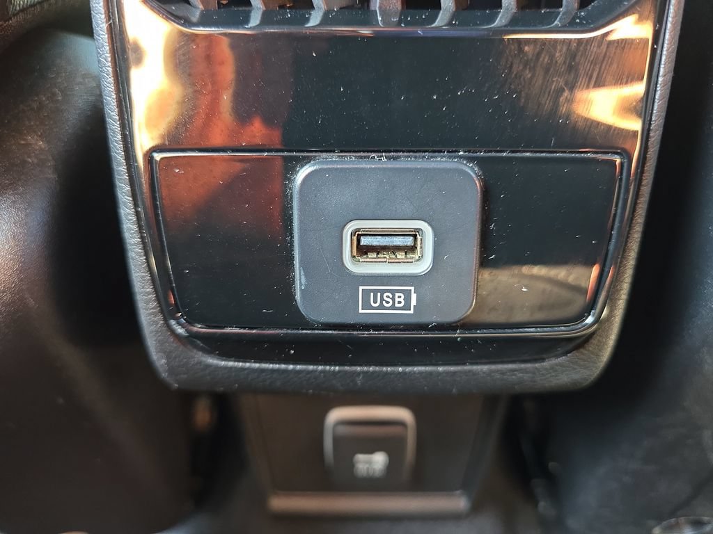 Used 2024 Jeep Compass Latitude AWD/4WD image 28