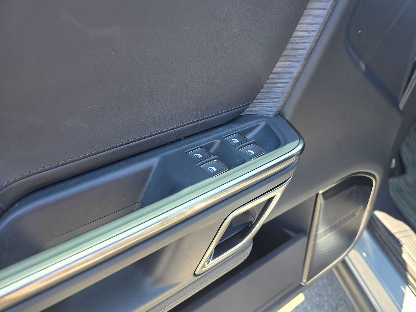 Used 2023 Rivian R1S Launch Edition AWD/4WD image 24