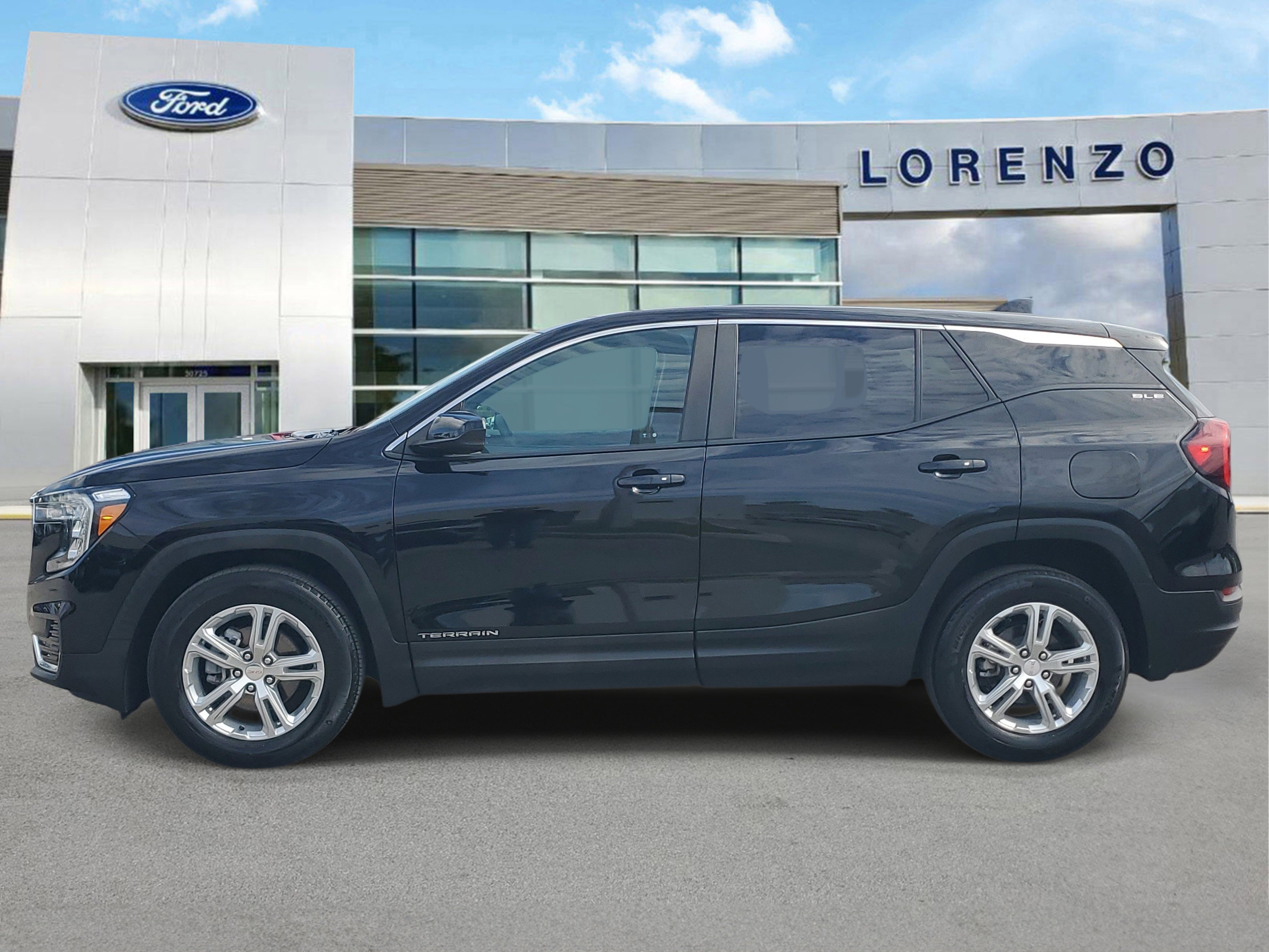 Used 2024 GMC Terrain SLE FWD image 8