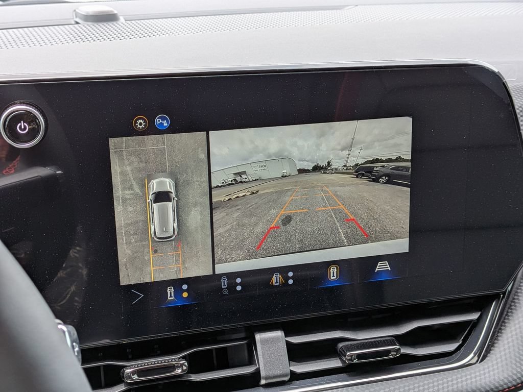 New 2026 Chevrolet Equinox RS w/ Safety and Technology Package FWD image 25
