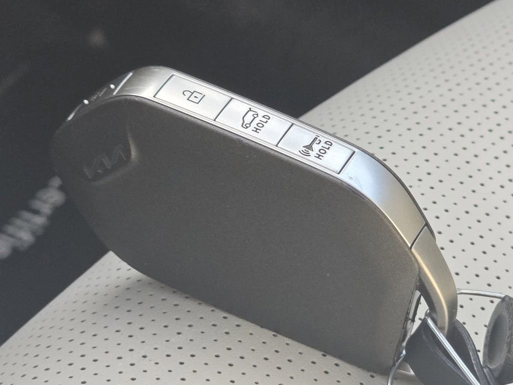 Used 2025 Kia Sorento EX w/ EX Panoramic Sunroof Package image 38