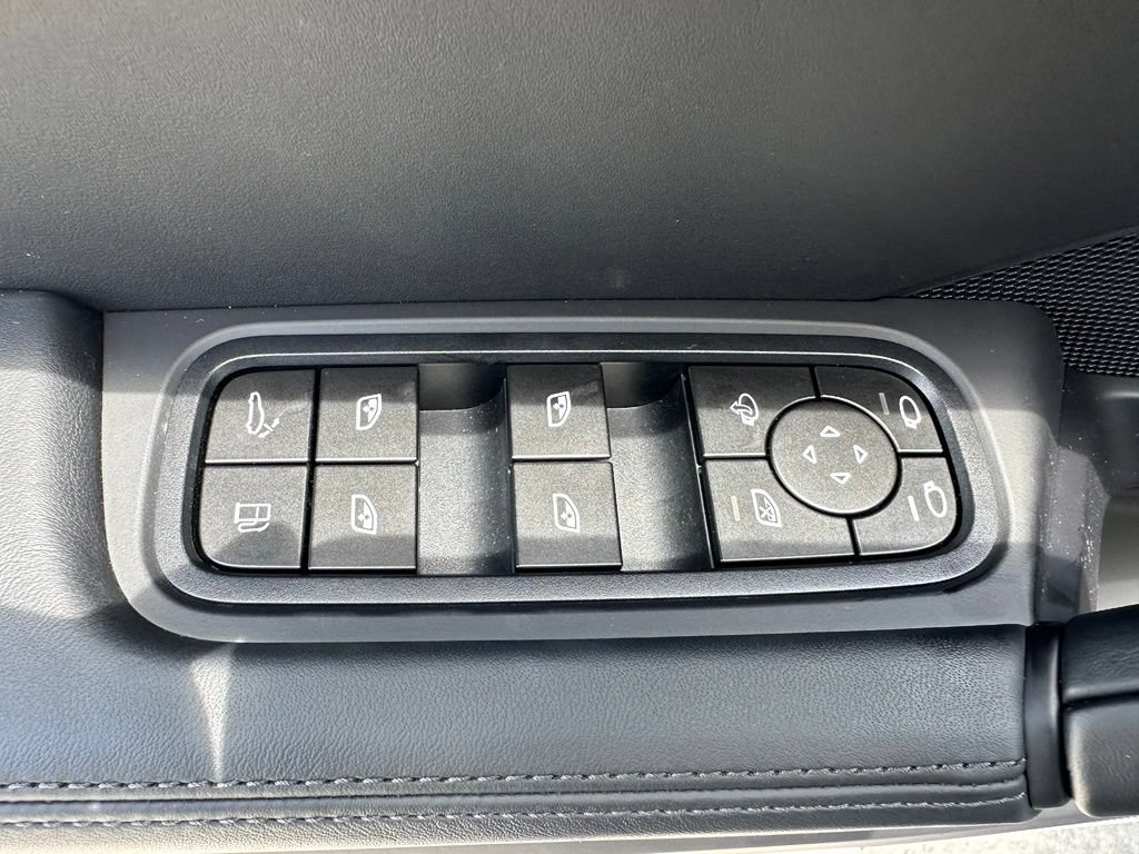 Certified 2026 Porsche Cayenne S AWD/4WD image 19
