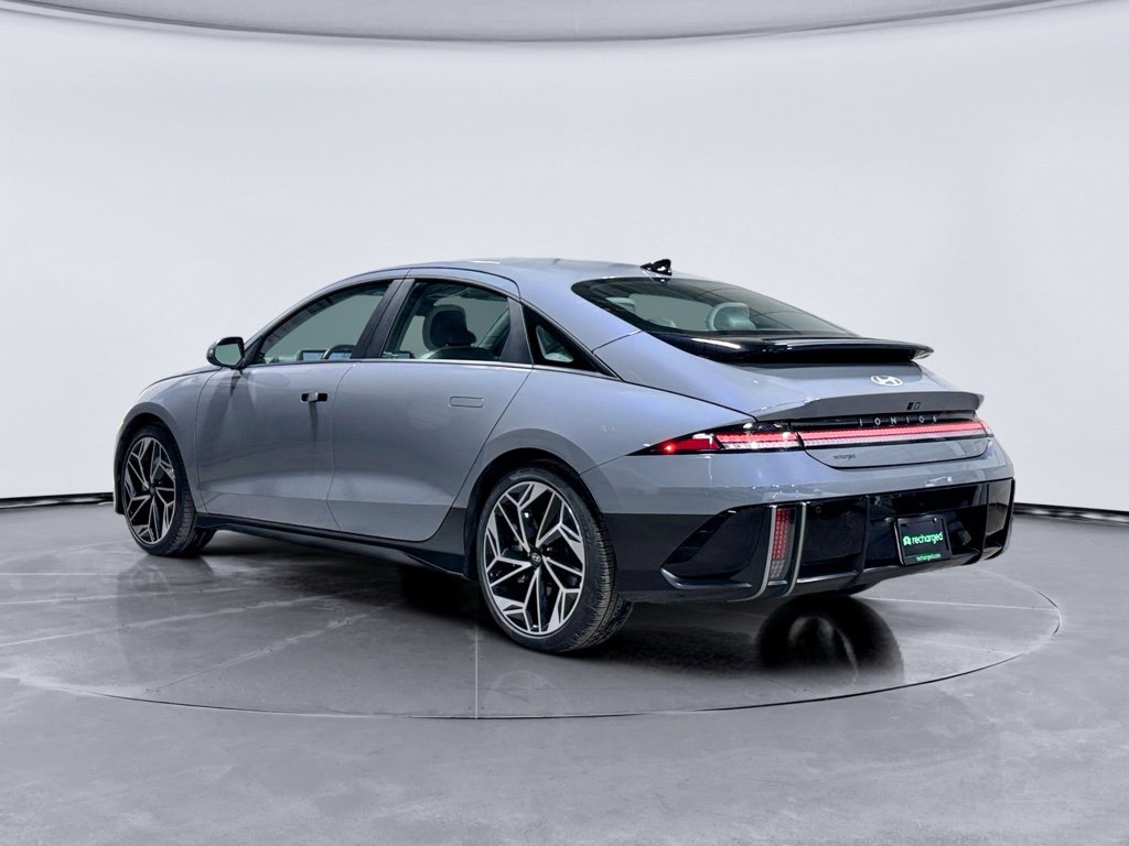 Used 2024 Hyundai Ioniq 6 SEL image 2
