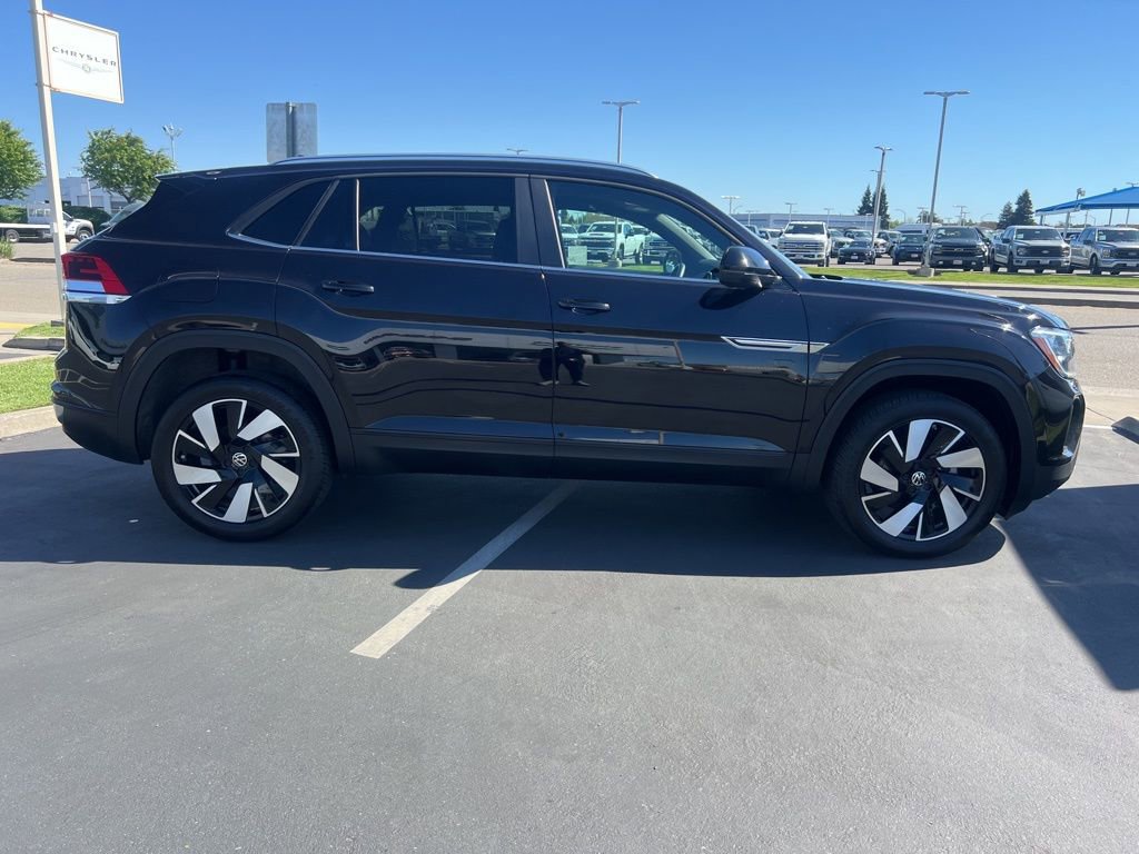 Used 2025 Volkswagen Atlas Cross Sport SE image 8