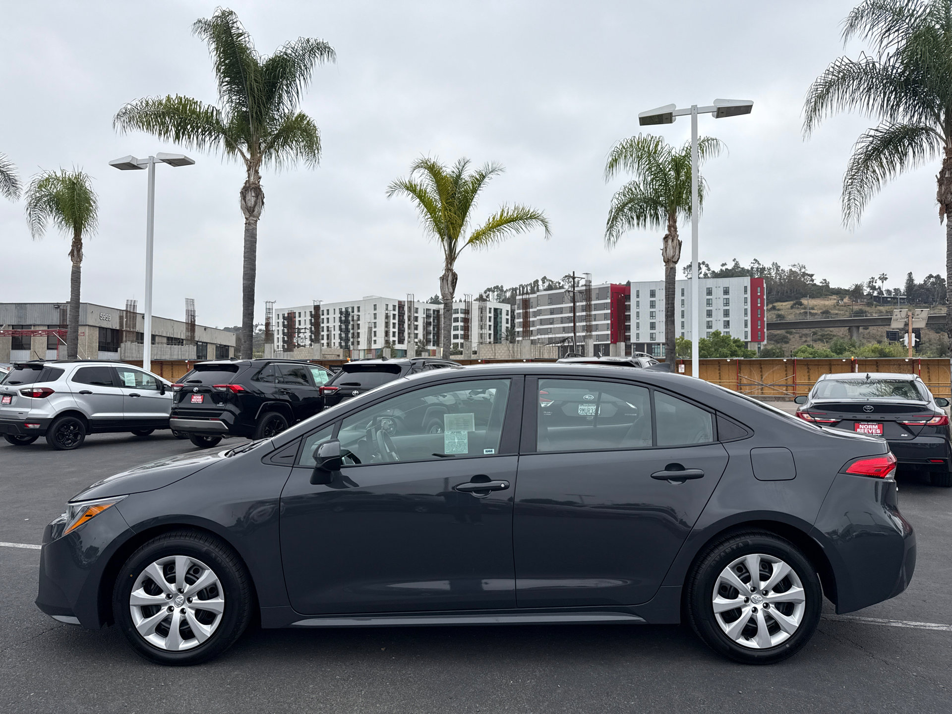 Used 2025 Toyota Corolla LE FWD image 4
