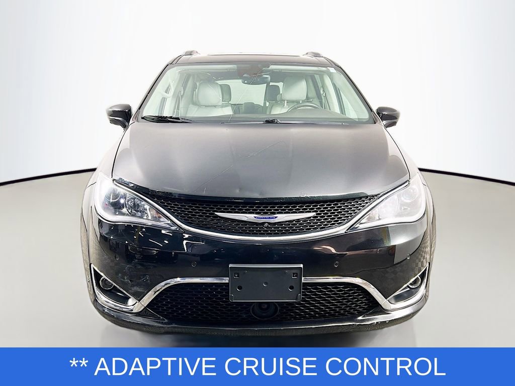 Used 2019 Chrysler Pacifica Touring-L w/ Advanced Safetytec Group image 2