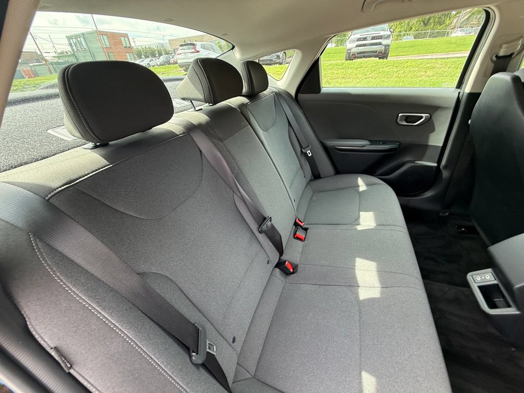 Used 2025 Kia K4 FWD image 29