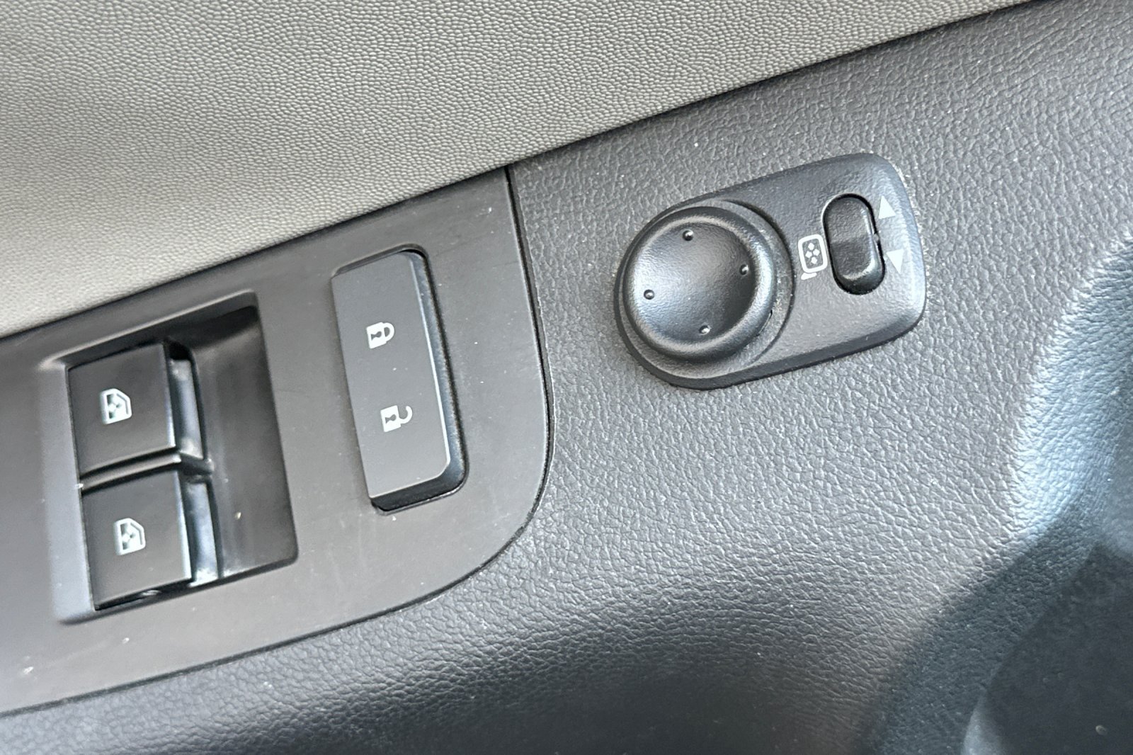 Used 2014 Chevrolet Camaro LS RWD image 12