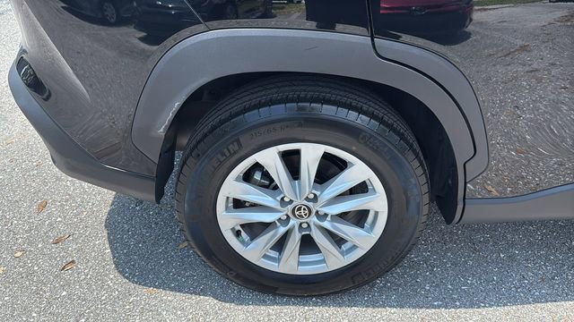 Certified 2023 Toyota Corolla Cross LE w/ Moonroof Package FWD image 12