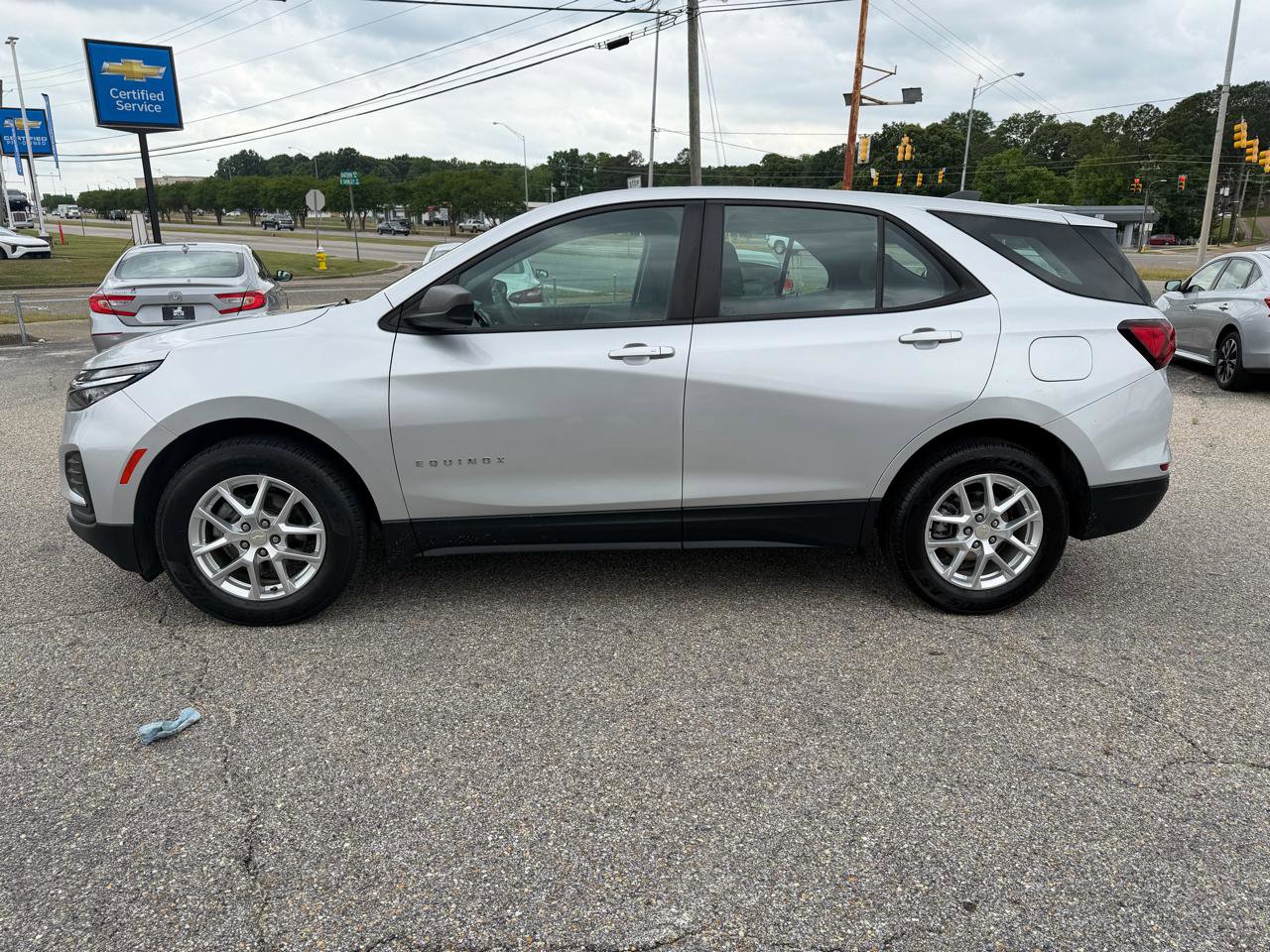 Used 2022 Chevrolet Equinox LS w/ Driver Confidence II Package FWD image 16