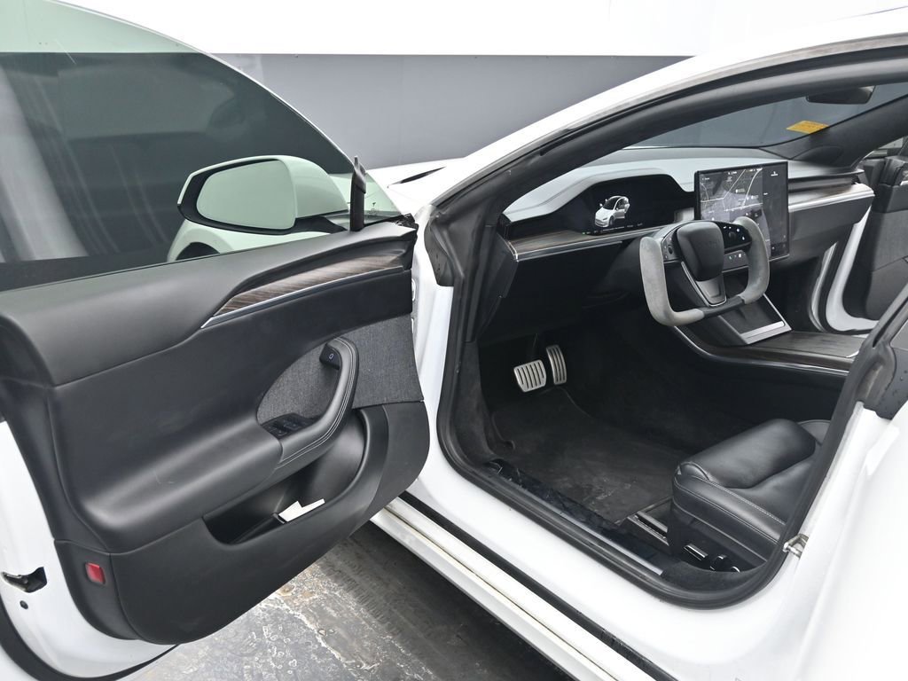 Used 2021 Tesla Model S Plaid image 15