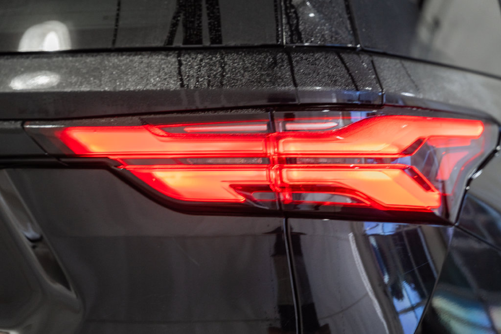 Used 2022 Chevrolet Traverse LS AWD/4WD image 6