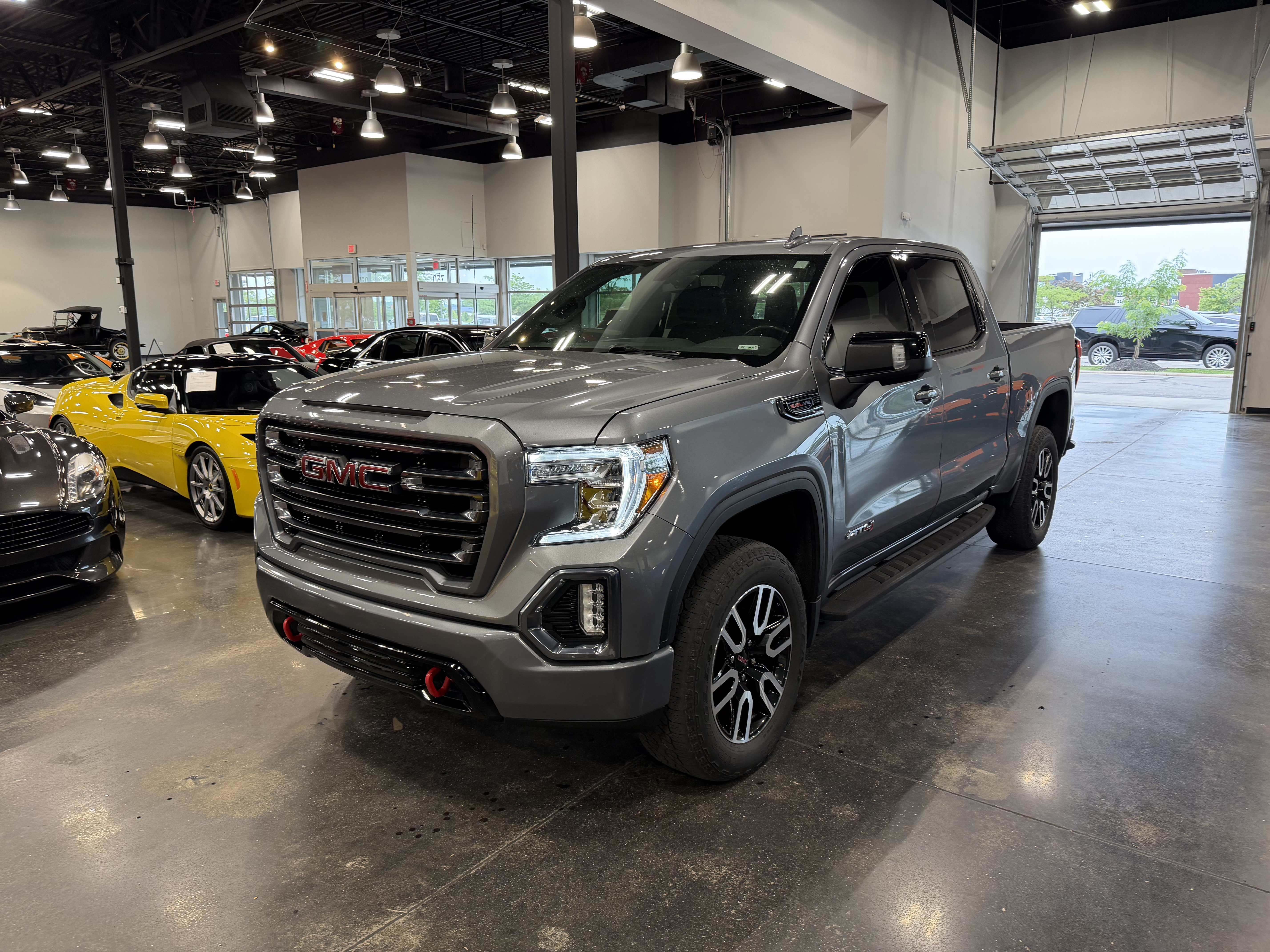 Used 2022 GMC Sierra 1500 AT4 w/ AT4 Preferred Package AWD/4WD image 4