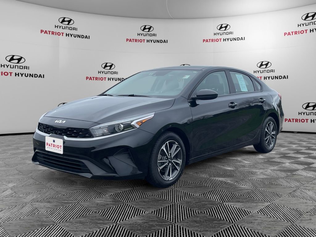 Used 2024 Kia Forte LXS FWD video 3