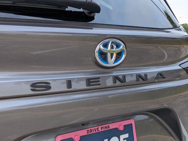 Used 2024 Toyota Sienna LE FWD image 23