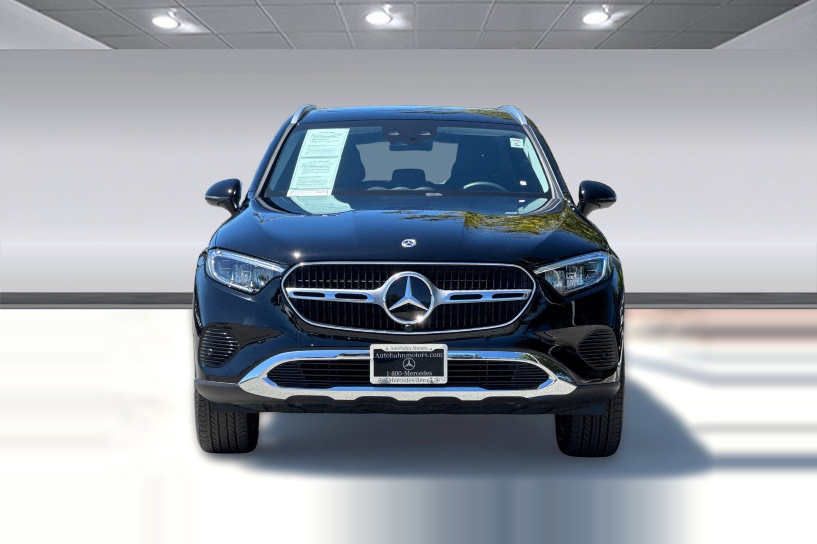 Used 2025 Mercedes-Benz GLC 350e 4MATIC image 6