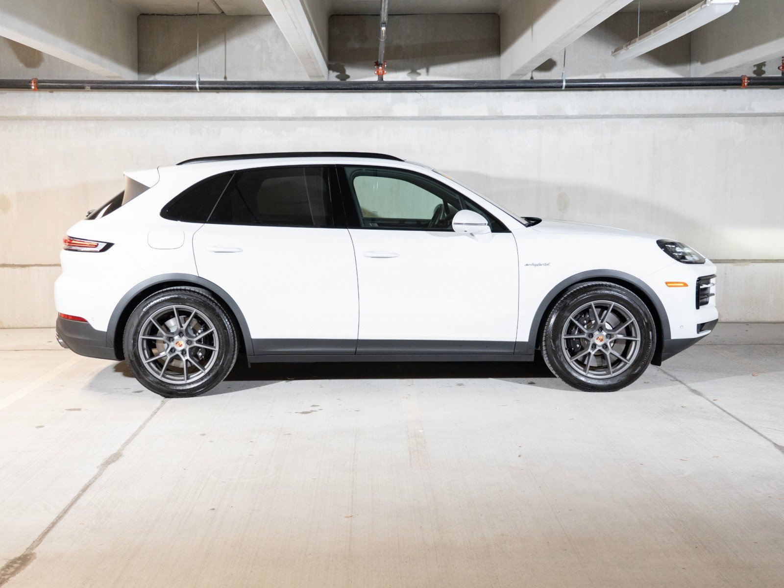 Certified 2026 Porsche Cayenne E-Hybrid AWD/4WD image 8