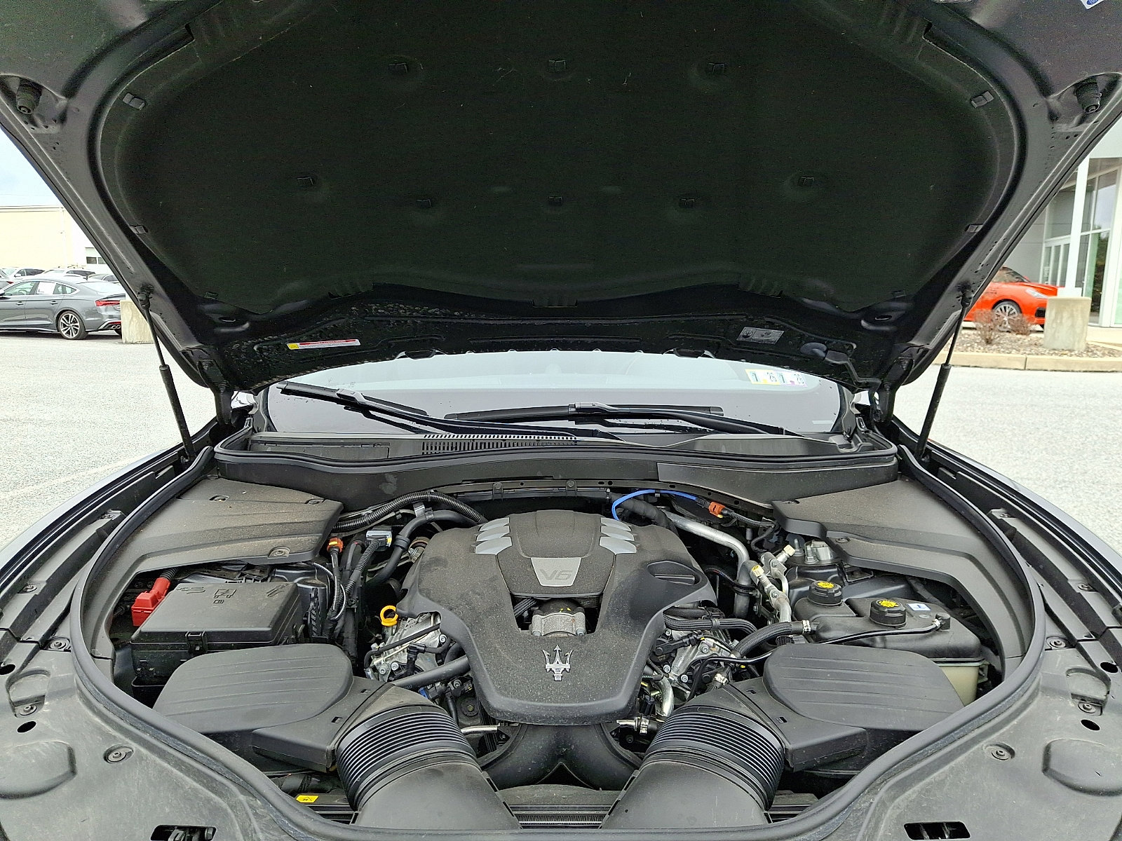 Used 2024 Maserati Levante GT Ultima image 27