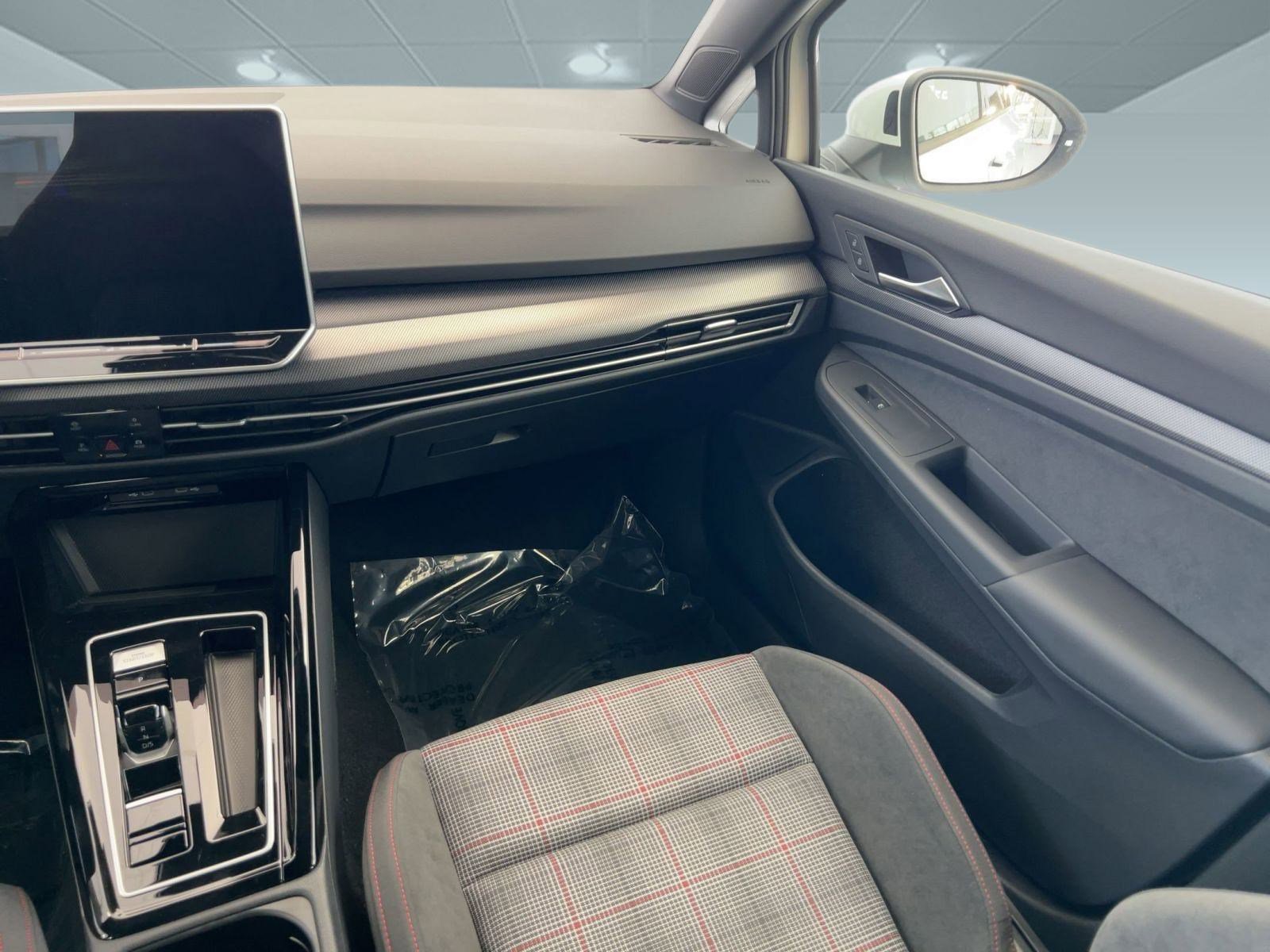 New 2026 Volkswagen Golf S image 27