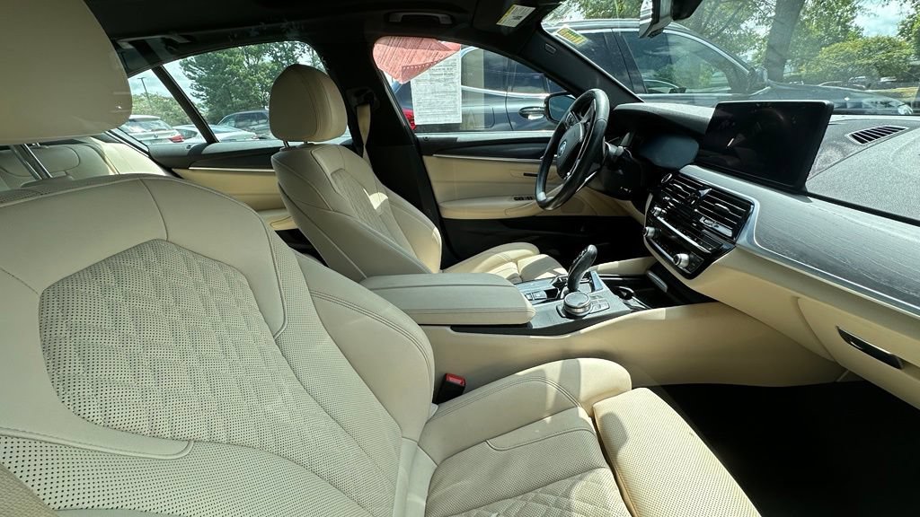 Used 2022 BMW 530i xDrive w/ Convenience Package AWD/4WD image 5