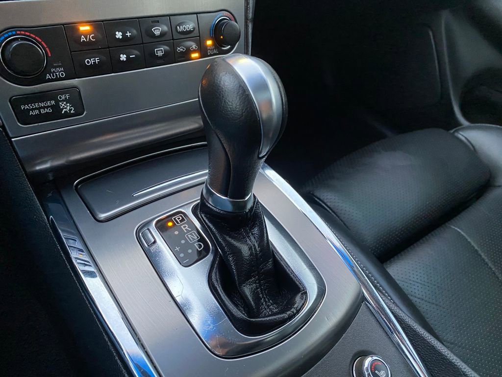 Used 2010 INFINITI G37 Journey w/ Premium Pkg image 17