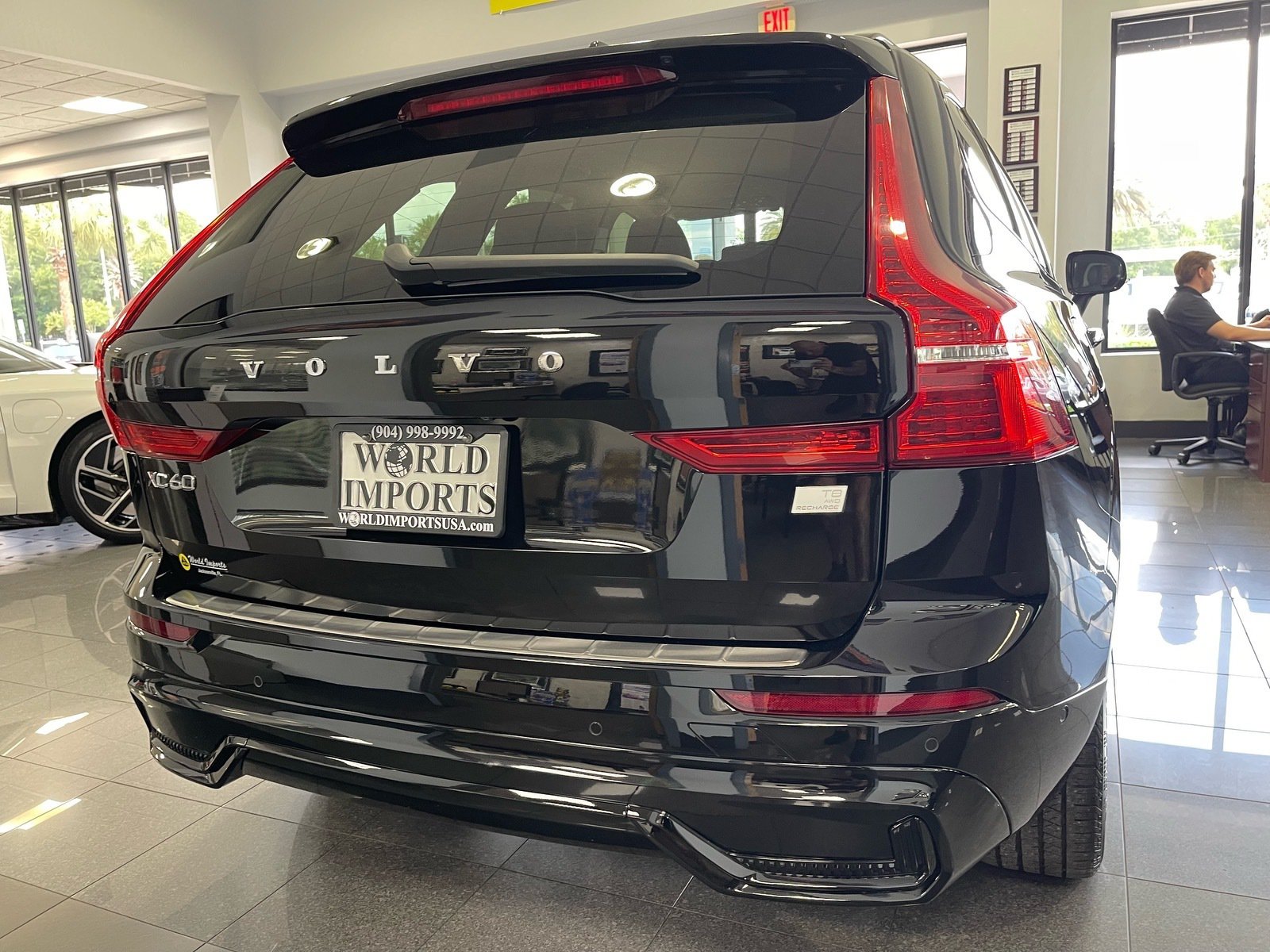Used 2024 Volvo XC60 T8 Plus AWD/4WD image 18