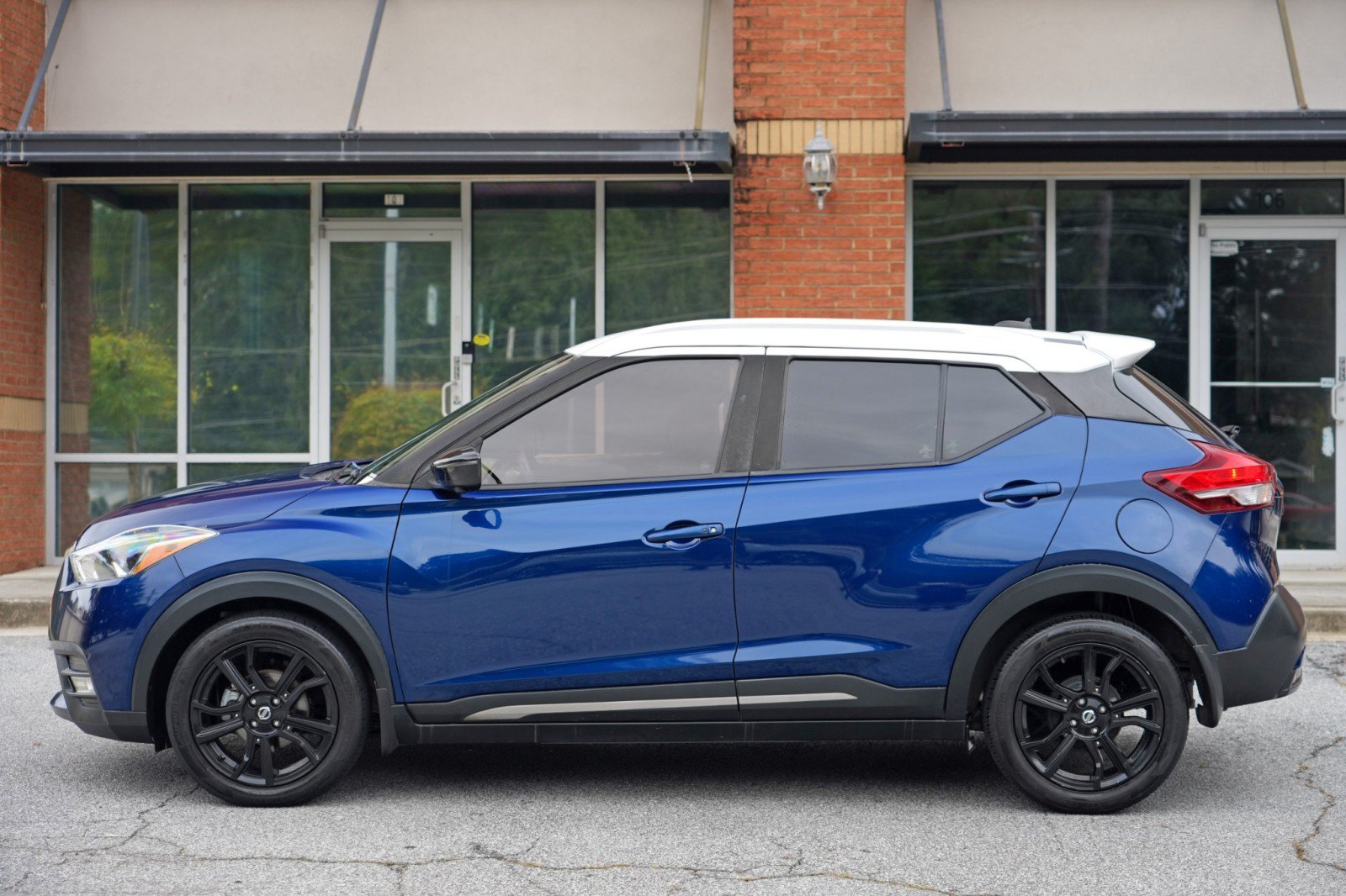Used 2019 Nissan Kicks SR w/ SR Premium Package FWD image 41