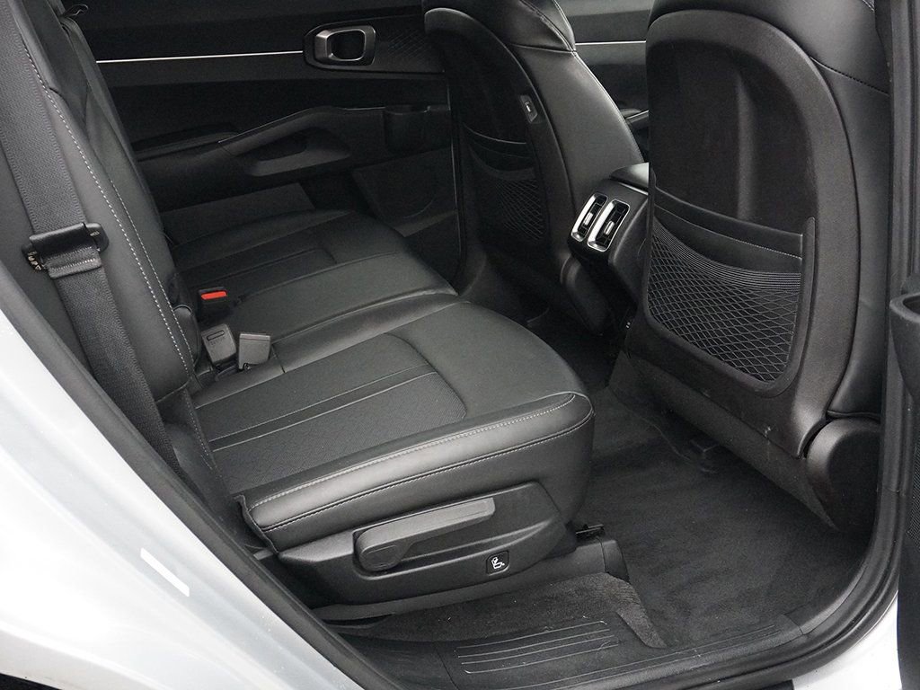 Used 2022 Kia Sorento S image 29