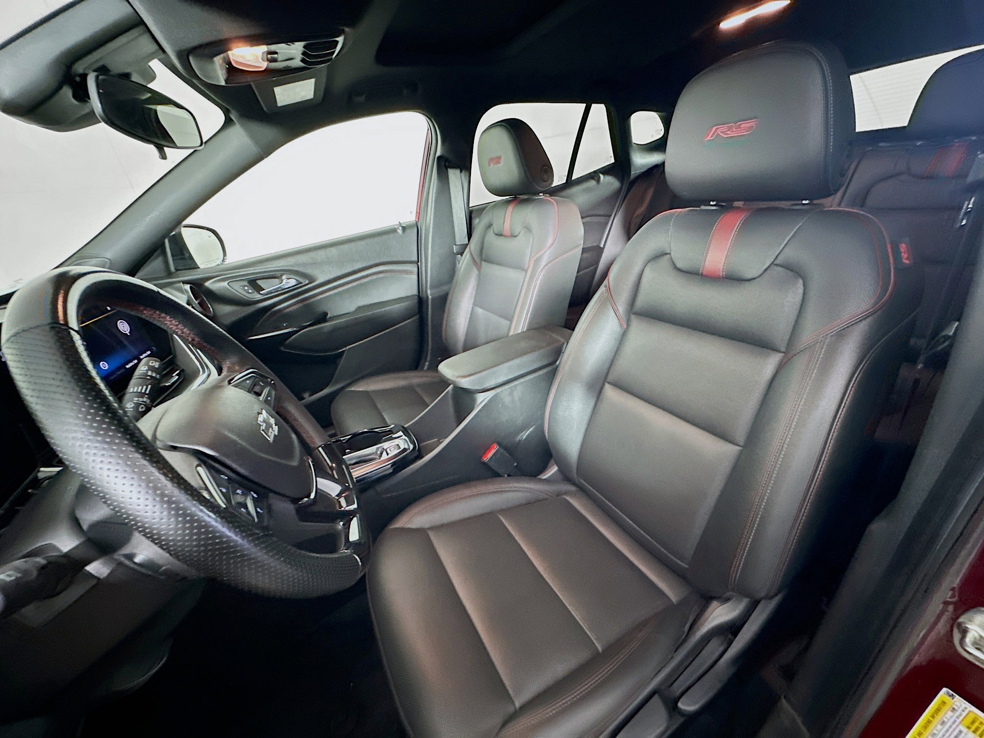 Used 2024 Chevrolet Trax RS w/ Sunroof Package image 13