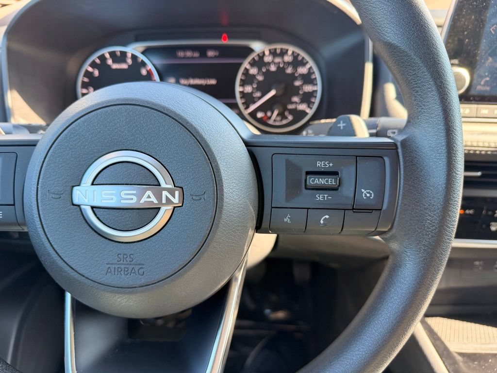Used 2023 Nissan Rogue S AWD/4WD image 16